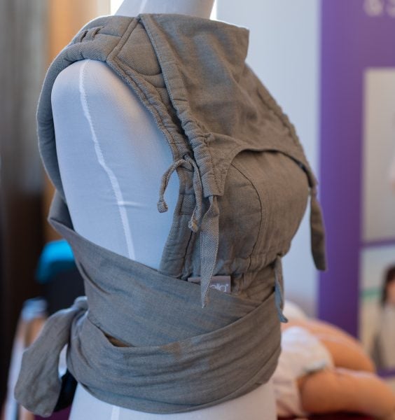 Ergonomické nosítko pro miminko správné nošení